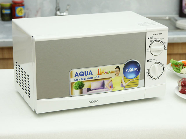 Lò vi sóng giá rẻ Aqua AEM-S2195W