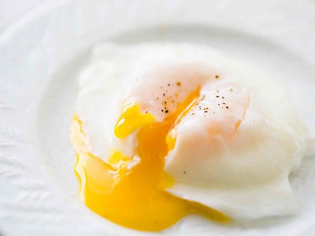 GIẢI ĐÁP: Cách luộc trứng lòng đào mấy phút là ngon?