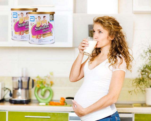 Pha sữa Similac Mom đúng cách giúp sữa tan tốt hơn, giúp mẹ hấp thu dinh dưỡng hiệu quả